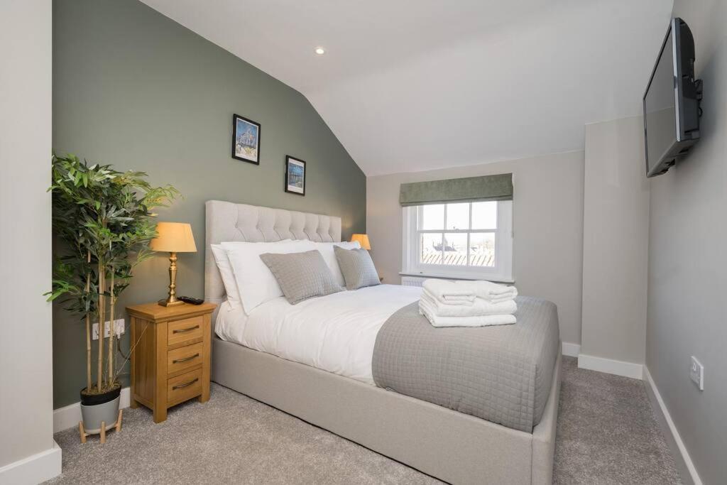 Lettered Board Apartments 1, 2 & 3 Pickering Εξωτερικό φωτογραφία