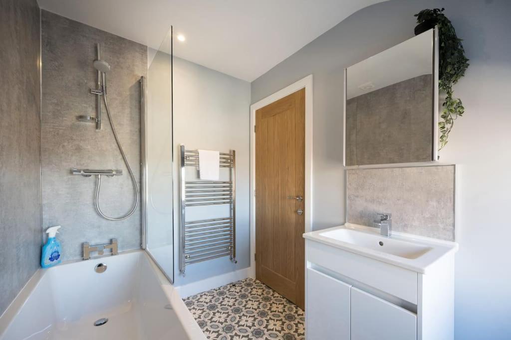 Lettered Board Apartments 1, 2 & 3 Pickering Εξωτερικό φωτογραφία