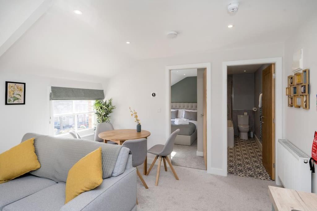 Lettered Board Apartments 1, 2 & 3 Pickering Εξωτερικό φωτογραφία