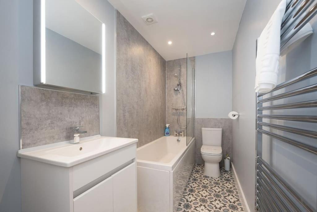 Lettered Board Apartments 1, 2 & 3 Pickering Εξωτερικό φωτογραφία