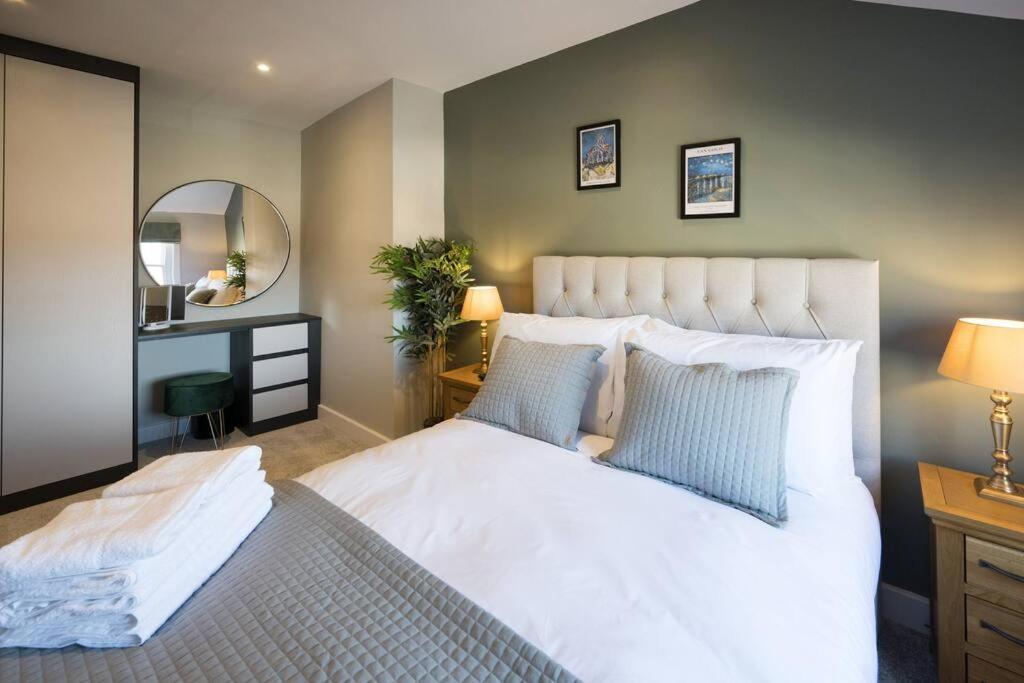 Lettered Board Apartments 1, 2 & 3 Pickering Εξωτερικό φωτογραφία