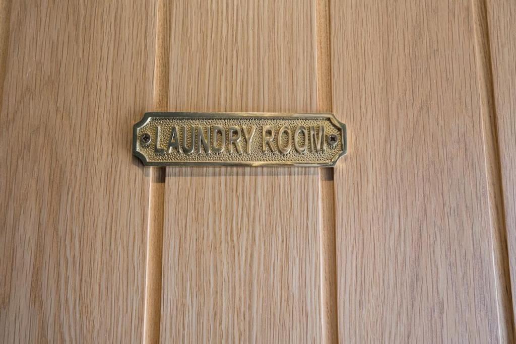 Lettered Board Apartments 1, 2 & 3 Pickering Εξωτερικό φωτογραφία